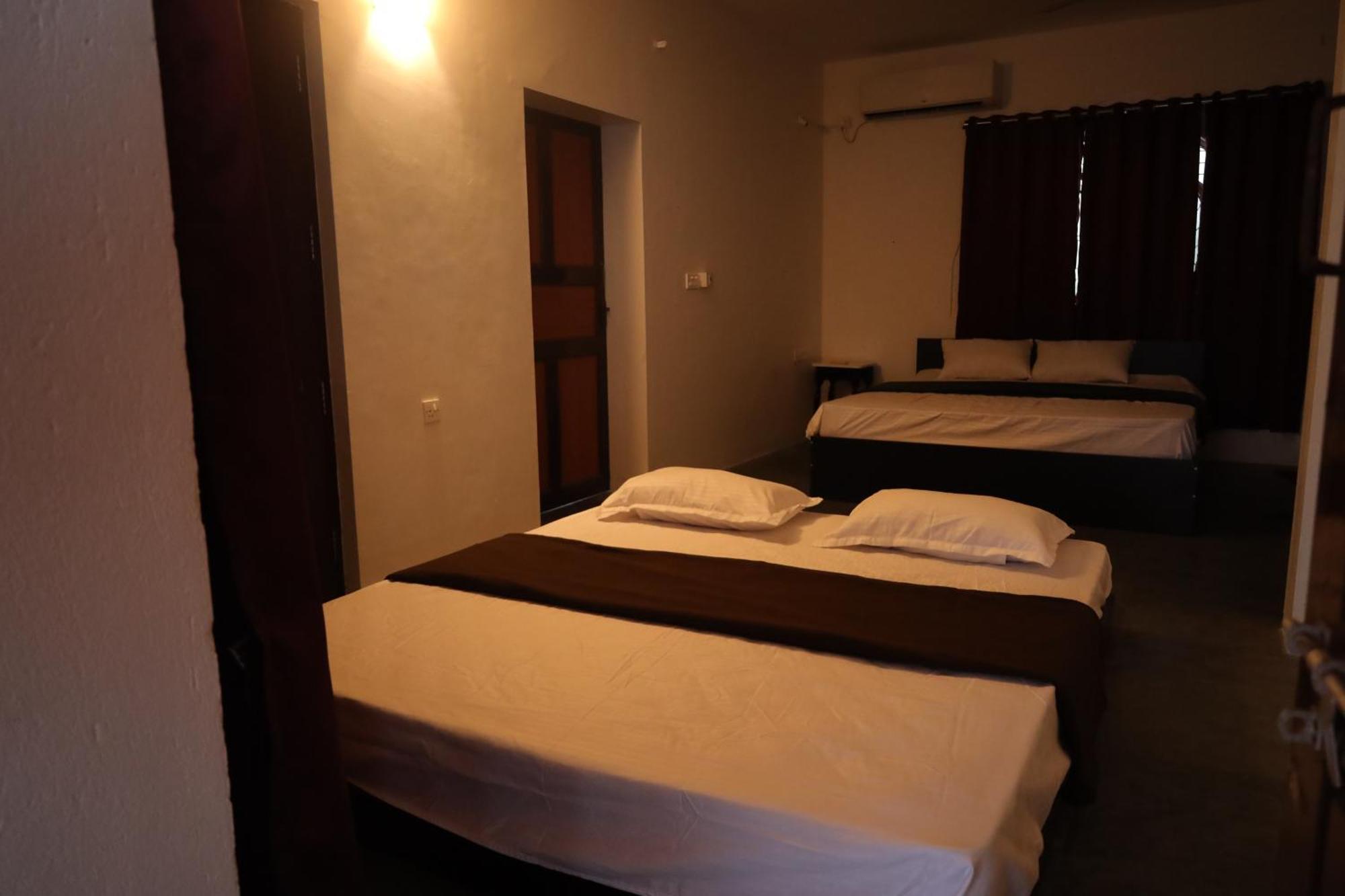 Le Serene Independent Beach Villa Kottakuppam Esterno foto