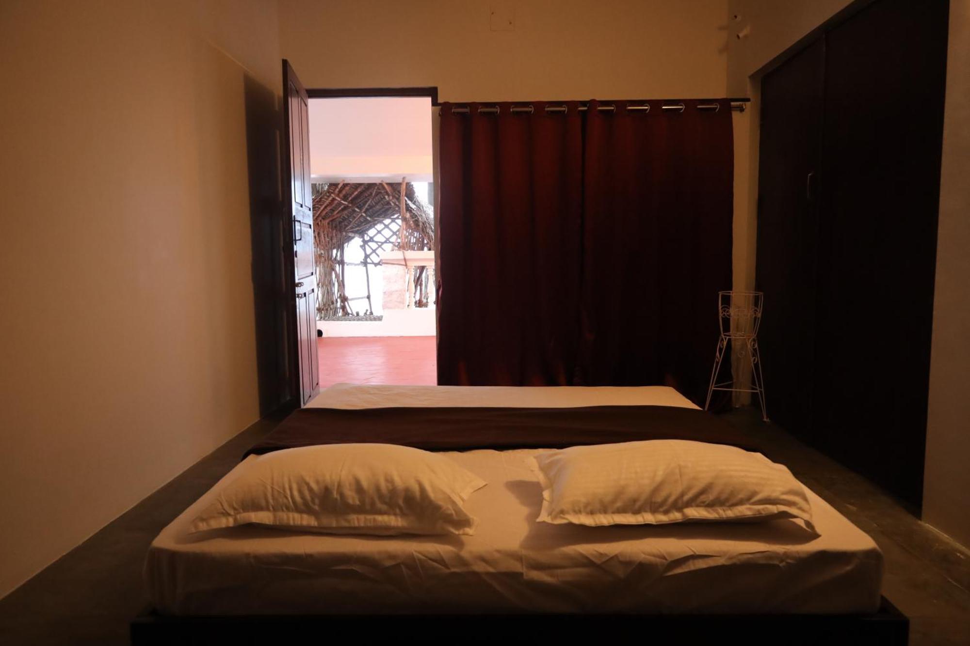 Le Serene Independent Beach Villa Kottakuppam Esterno foto